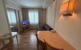 Hotel Univer Pamplona Paulista Jardins cozinha garagem ótima localização 2105